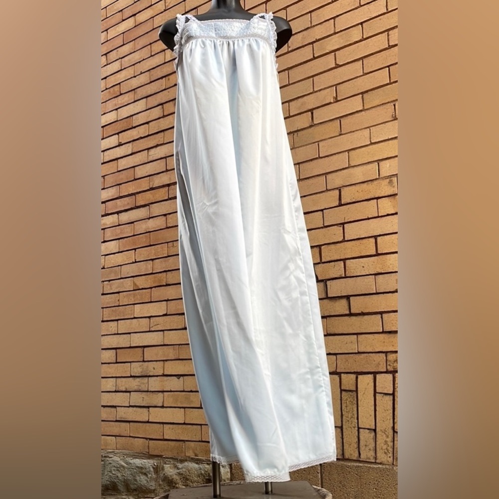 NWT Vintage 70s Christian Dior Winter Ice Blue Lace Maxi Nightgown Size Medium